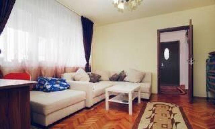 APARTAMENT 3 CAMERE LUJERULUI