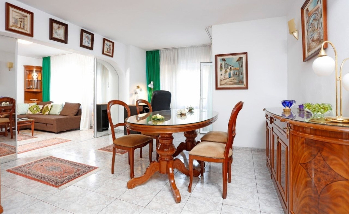 Apartament de inchiriat-2 camere-semidecomandat-ultracentra- Piata Victoriei