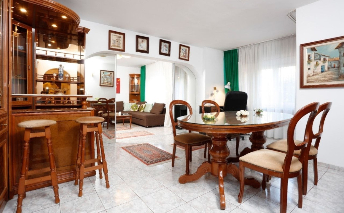 Apartament de inchiriat-2 camere-semidecomandat-ultracentra- Piata Victoriei