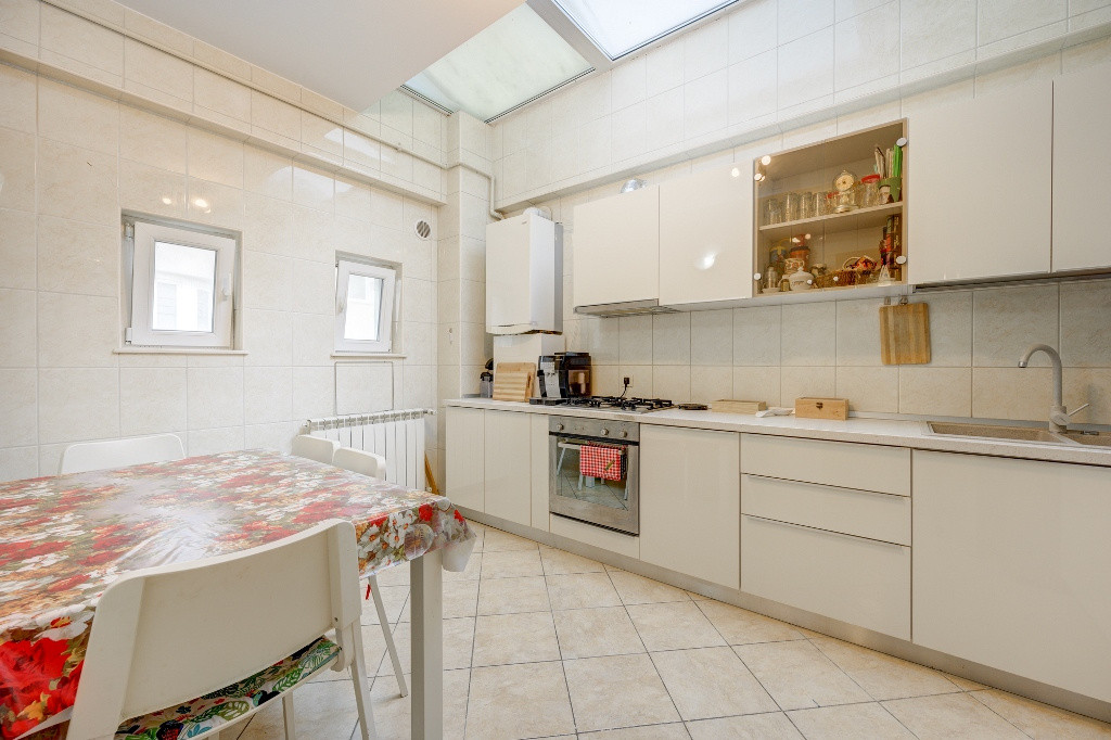 Apartament 4 camere+2 locuri parcare subteran-zona Floreasca
