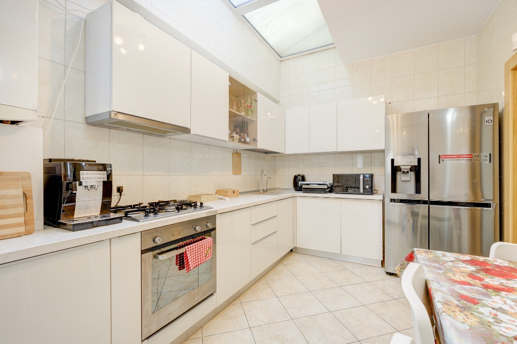 Apartament 4 camere+2 locuri parcare subteran-zona Floreasca