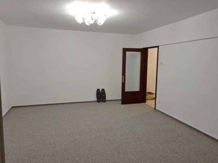 Apartament 2 camere - decomandat- ultracentral- zona Unirii