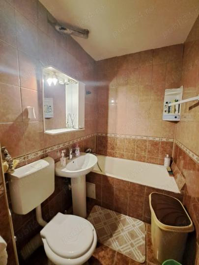 APARTAMENT 3 CAMERE GORJULUI
