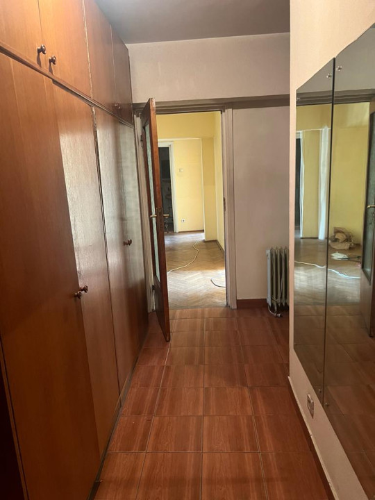 Apartament 4 Camere Decomandat 92 Mp Zona Titulescu 