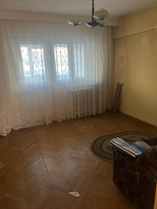 Apartament 4 Camere Decomandat 92 Mp Zona Titulescu 