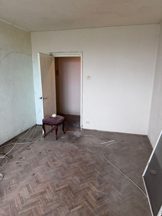 APARTAMENT 3 CAMERE - PIATA PROGRESUL - DE RENOVAT